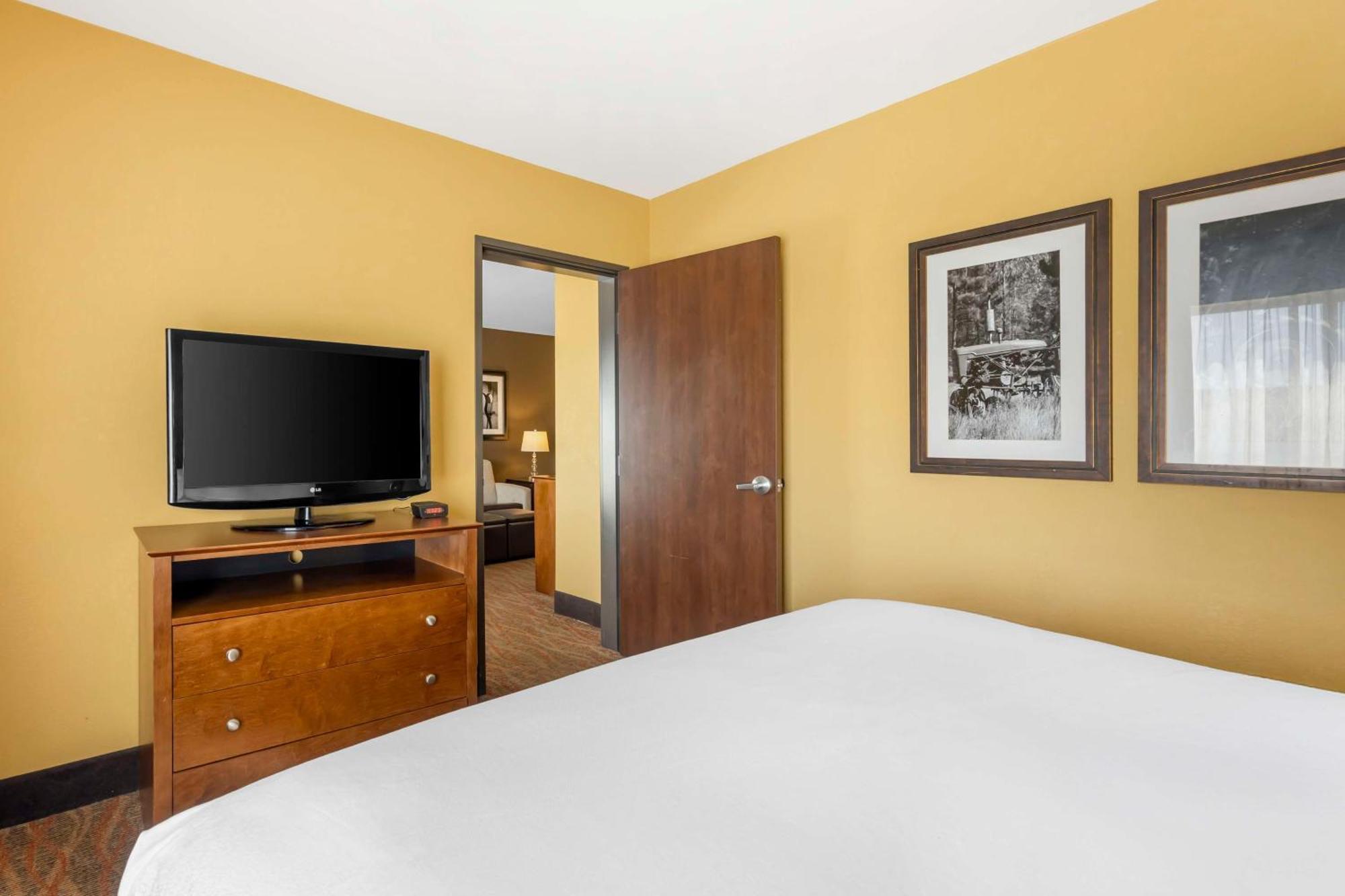 Best Western Plus Tupelo Inn & Suites Zewnętrze zdjęcie