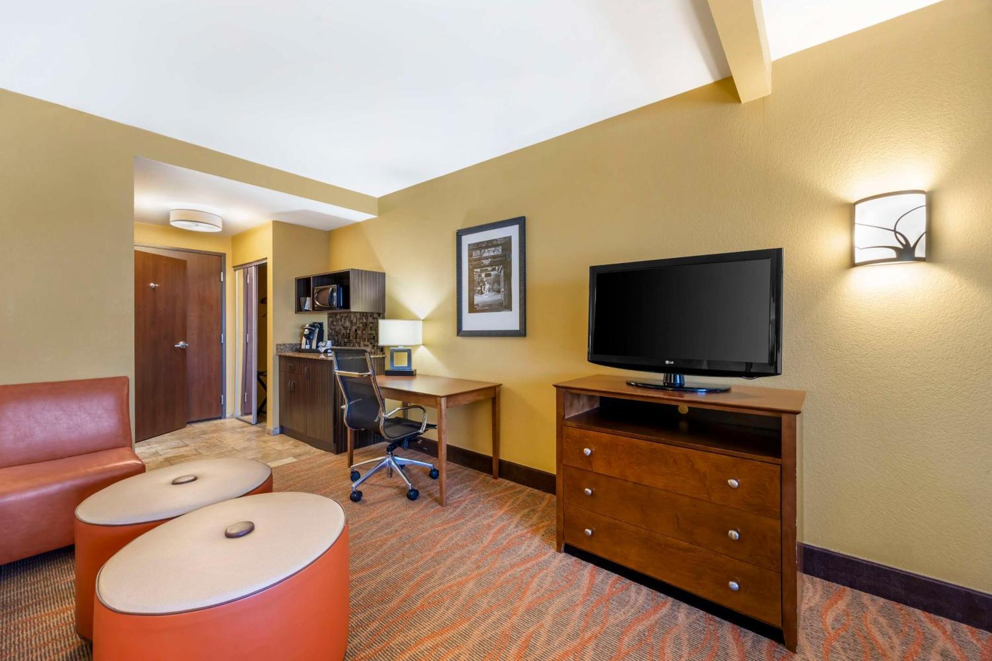 Best Western Plus Tupelo Inn & Suites Zewnętrze zdjęcie